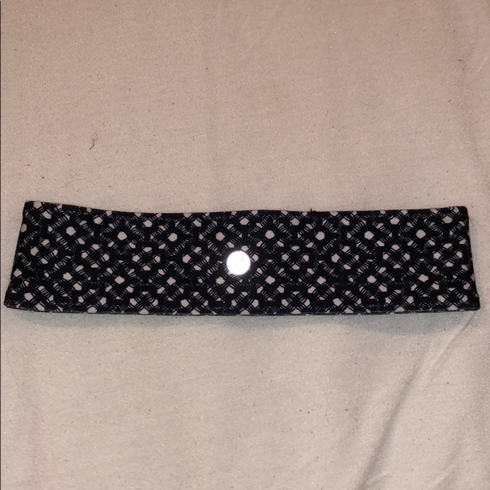 Lululemon Fly Away Tamer Headband